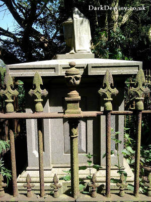 Ayot St Peter Graveyard