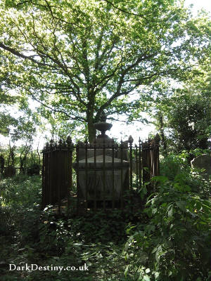 Ayot St Peter Graveyard